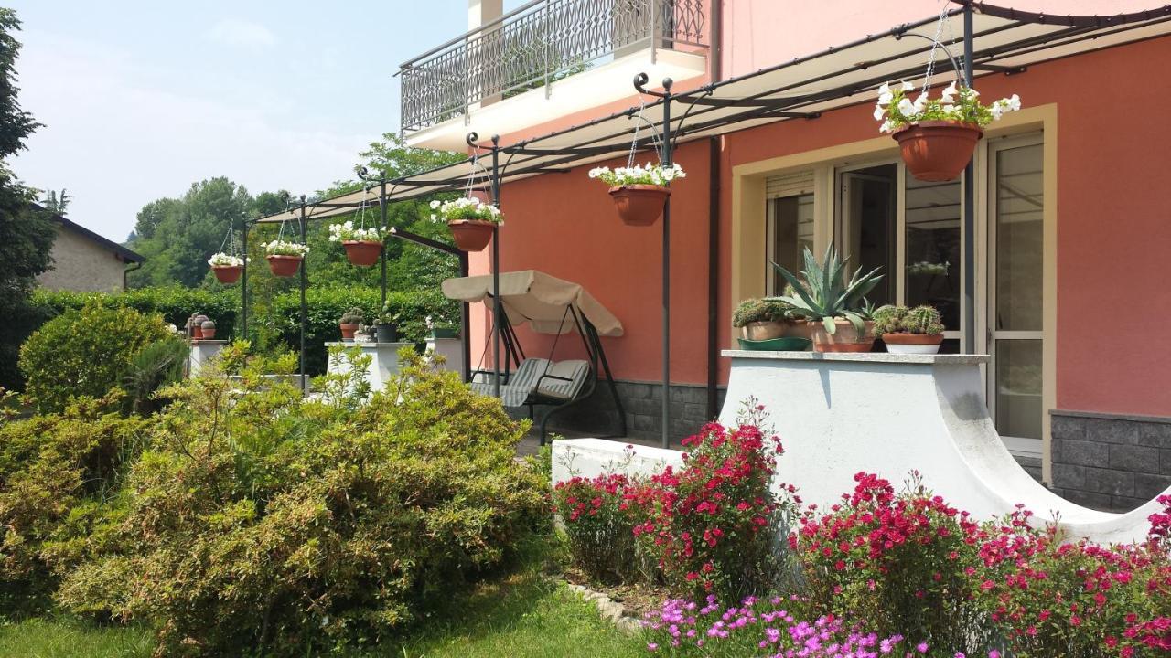 La Rosa Tra I Laghi B&B Meina Kültér fotó
