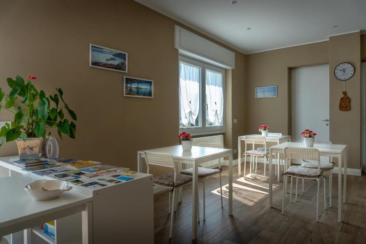 La Rosa Tra I Laghi B&B Meina Kültér fotó