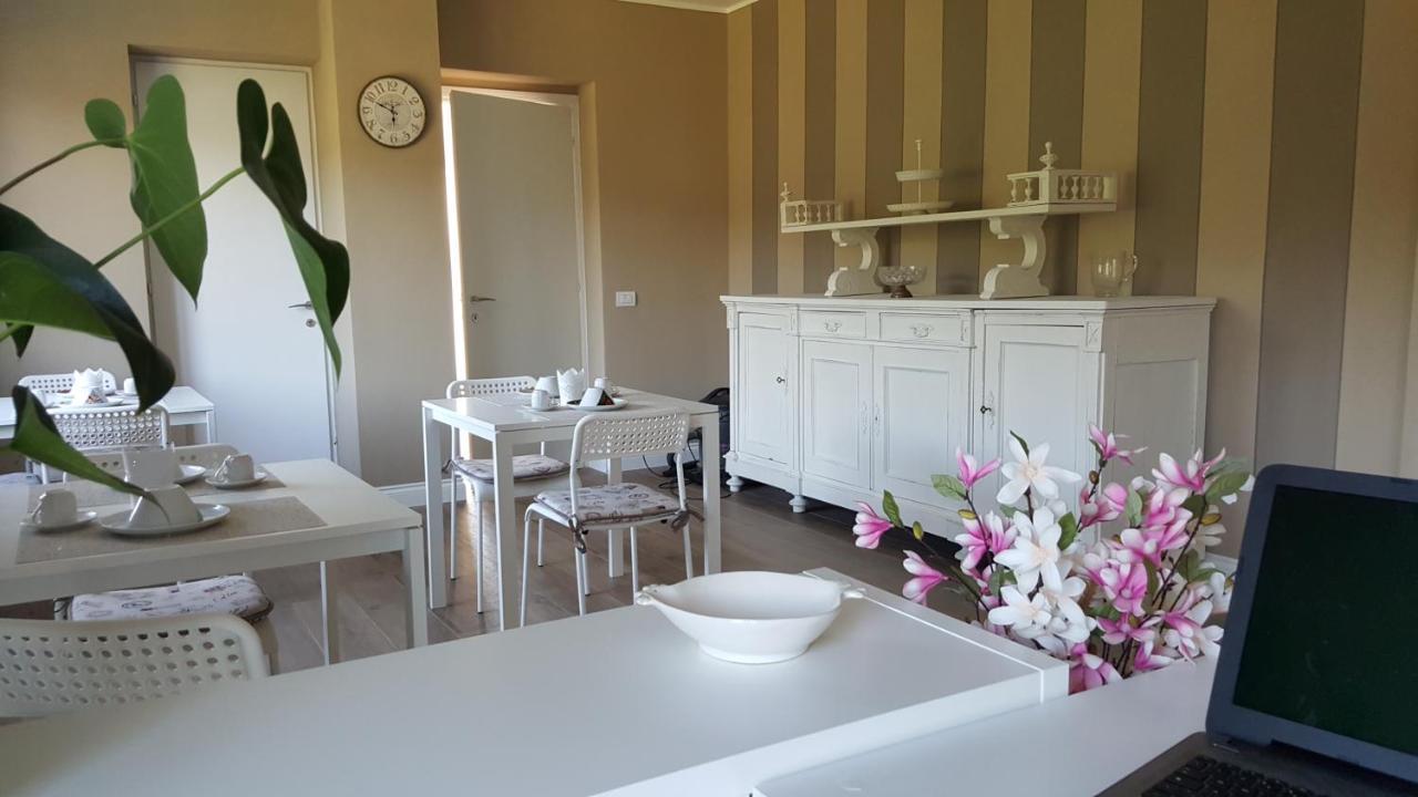 La Rosa Tra I Laghi B&B Meina Kültér fotó