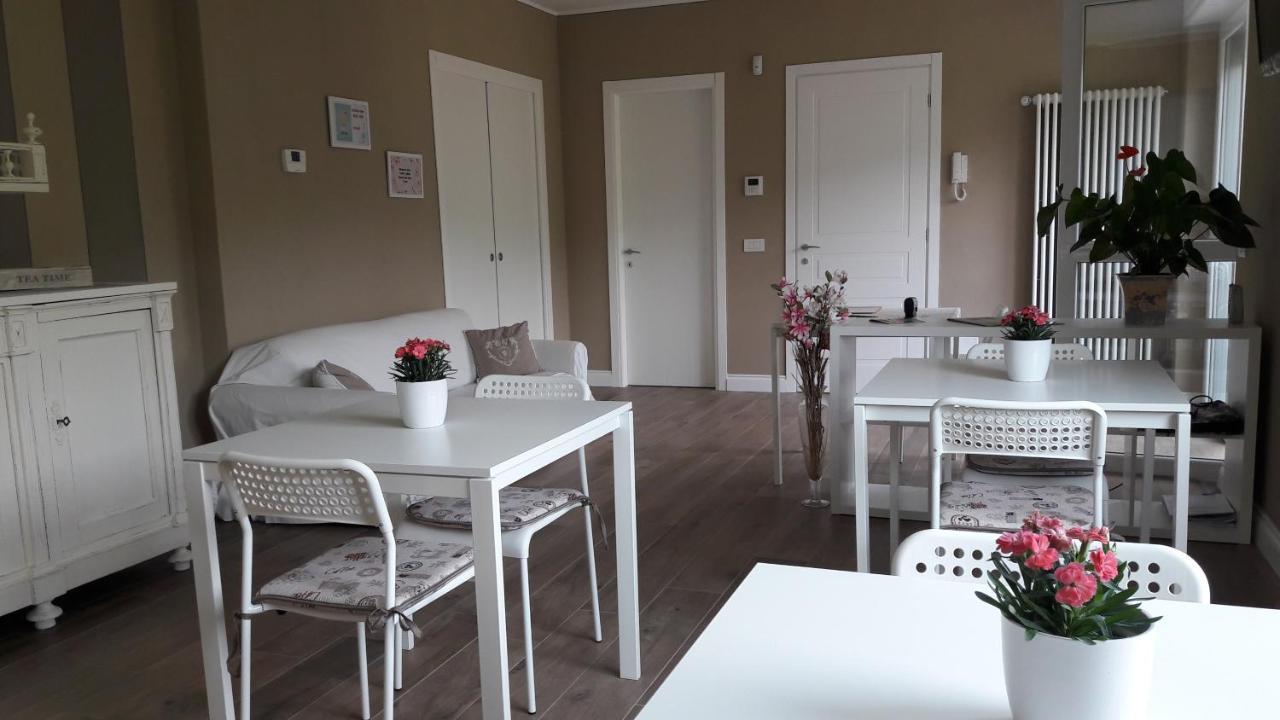 La Rosa Tra I Laghi B&B Meina Kültér fotó