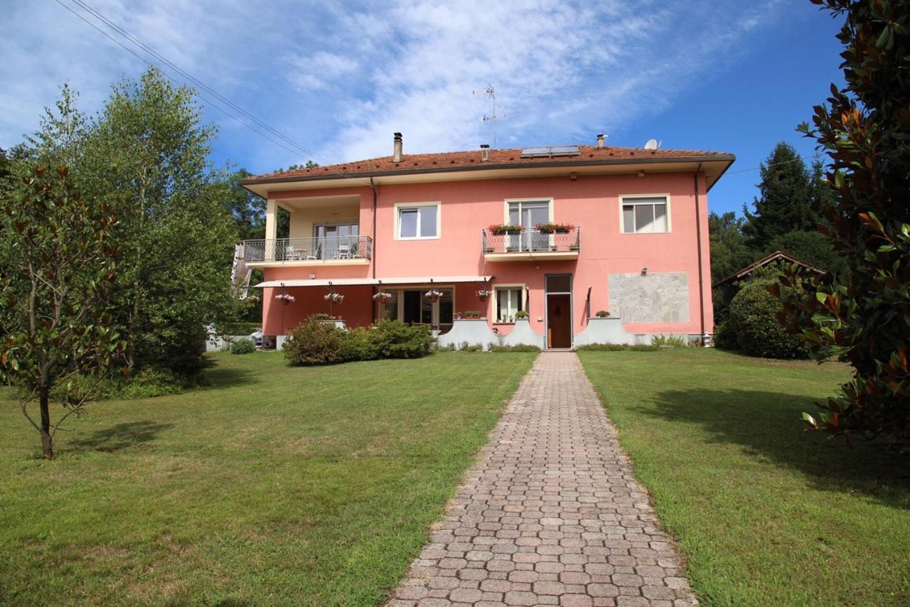 La Rosa Tra I Laghi B&B Meina Kültér fotó