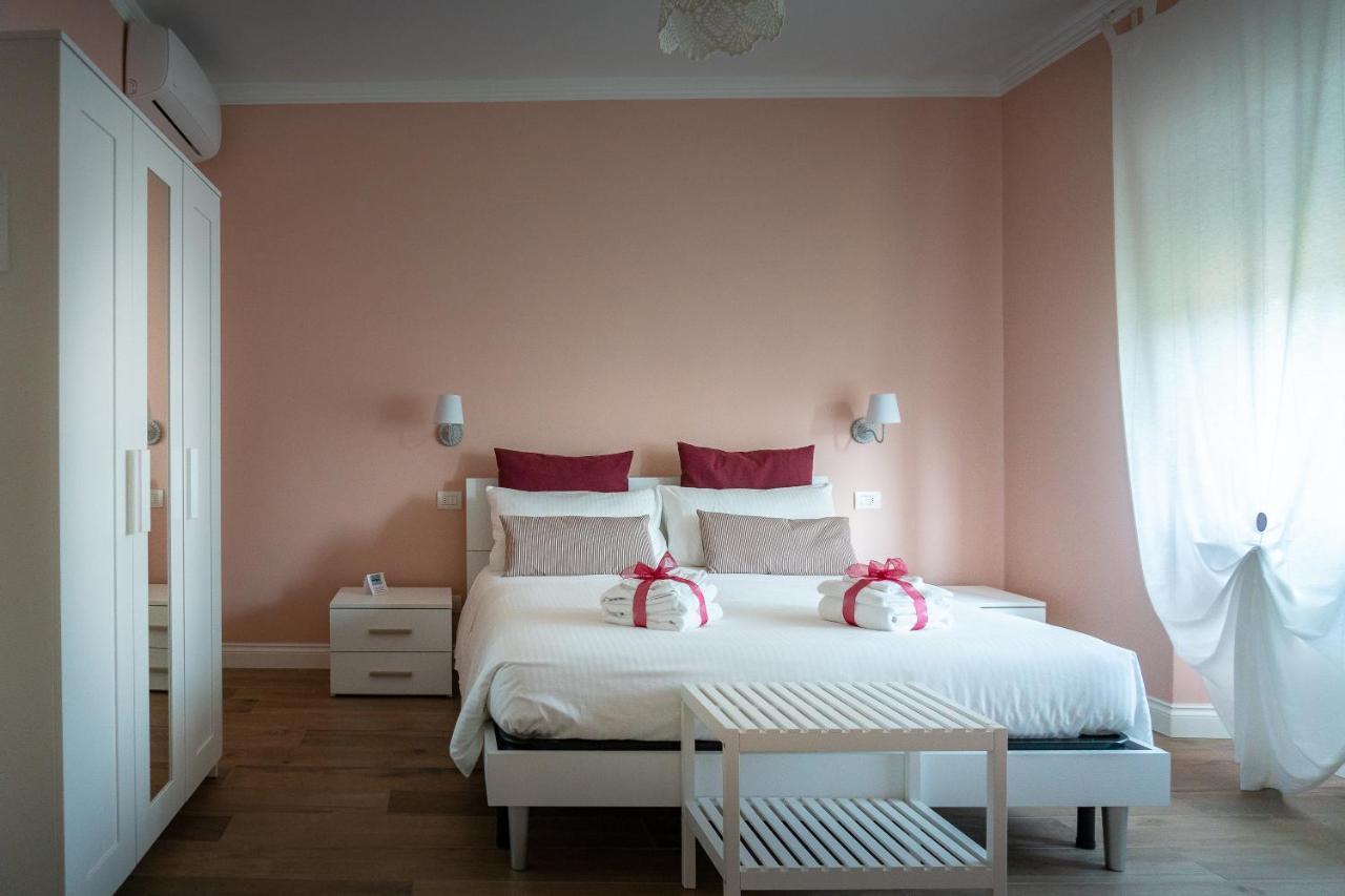 La Rosa Tra I Laghi B&B Meina Kültér fotó