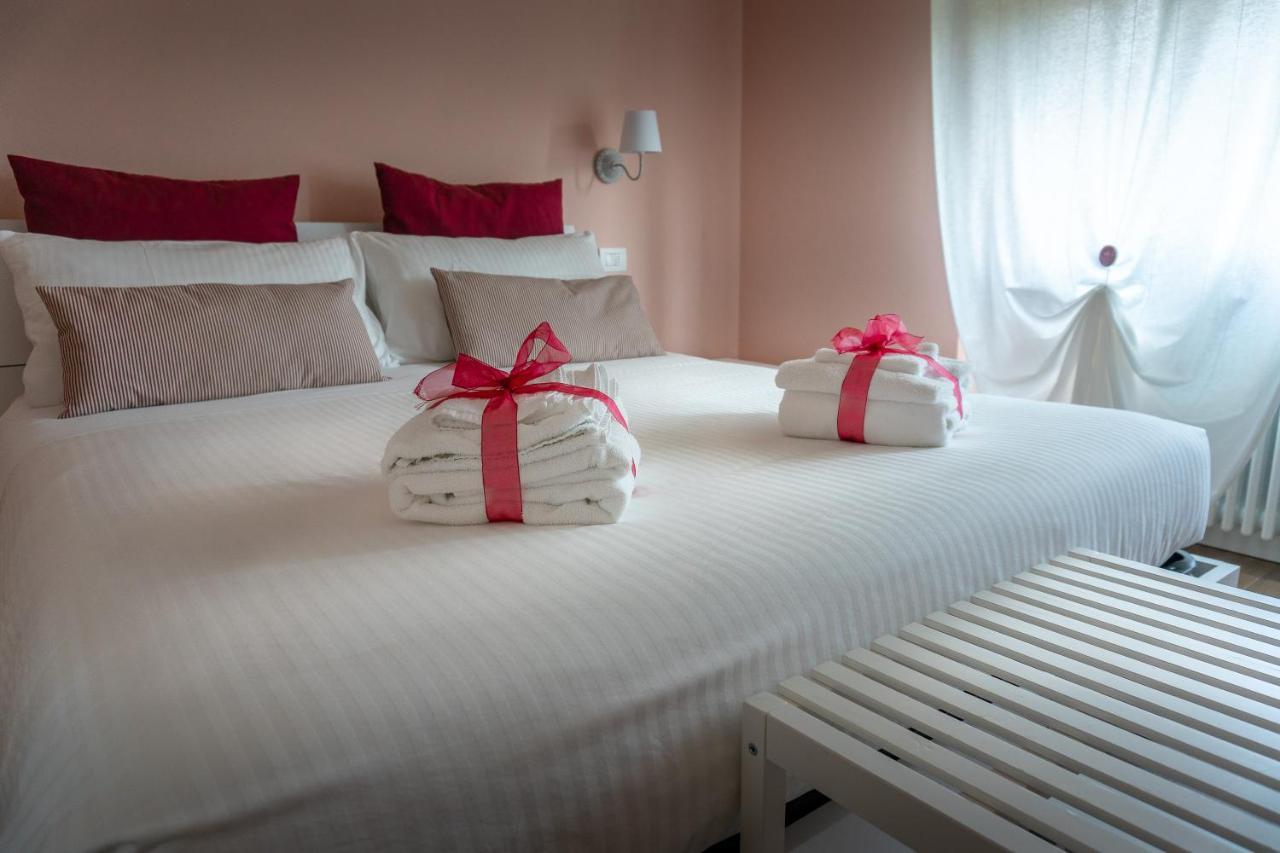 La Rosa Tra I Laghi B&B Meina Kültér fotó